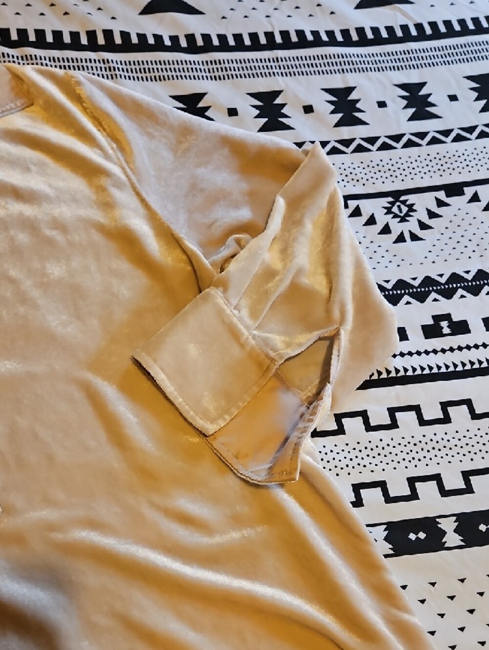Sundance Velour Tunic - Picture 5 of 8